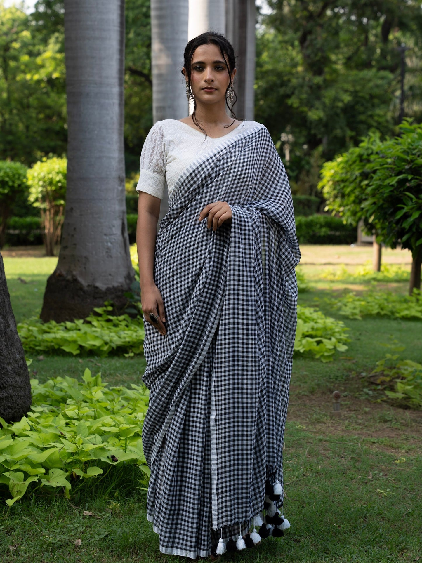“Kuhoo” Black & White Checks Mul Cotton Saree