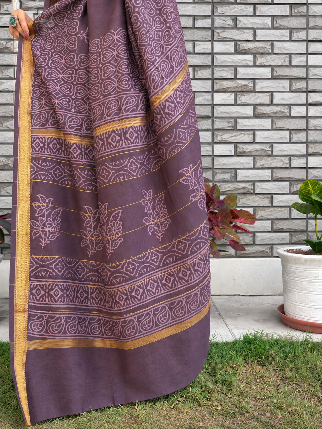 “SANDHYA (संध्या  ) ” Dusky Mauve Hand Block Printed Maheshwari Silk Saree