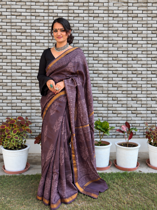 “SANDHYA (संध्या  ) ” Dusky Mauve Hand Block Printed Maheshwari Silk Saree